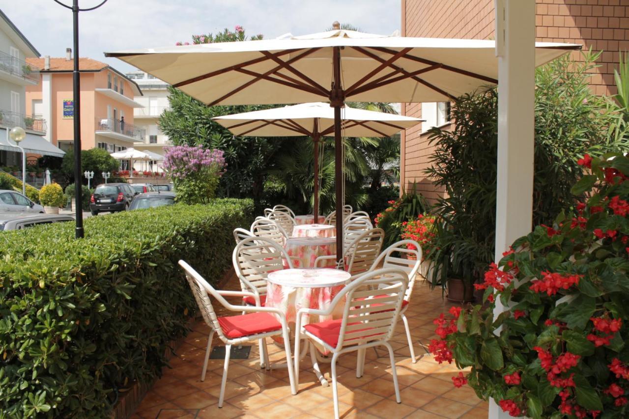 Hotel Driade Sul Mare Римини Экстерьер фото