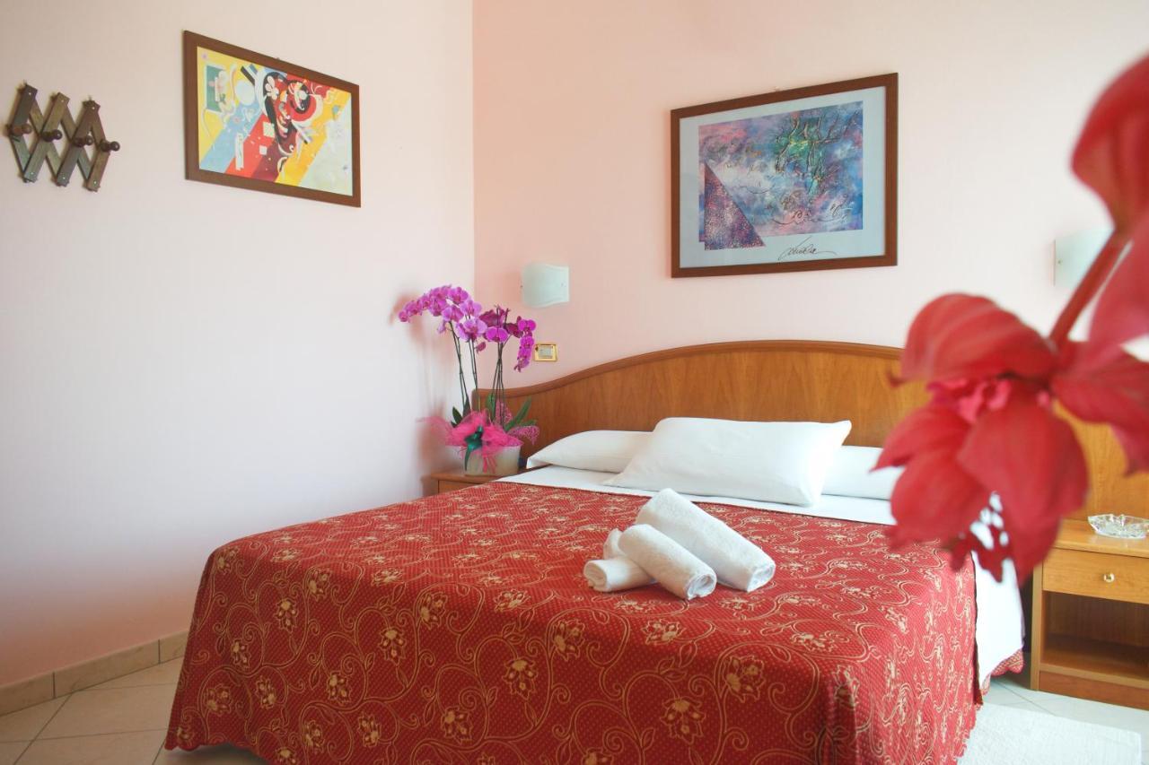 Hotel Driade Sul Mare Римини Экстерьер фото