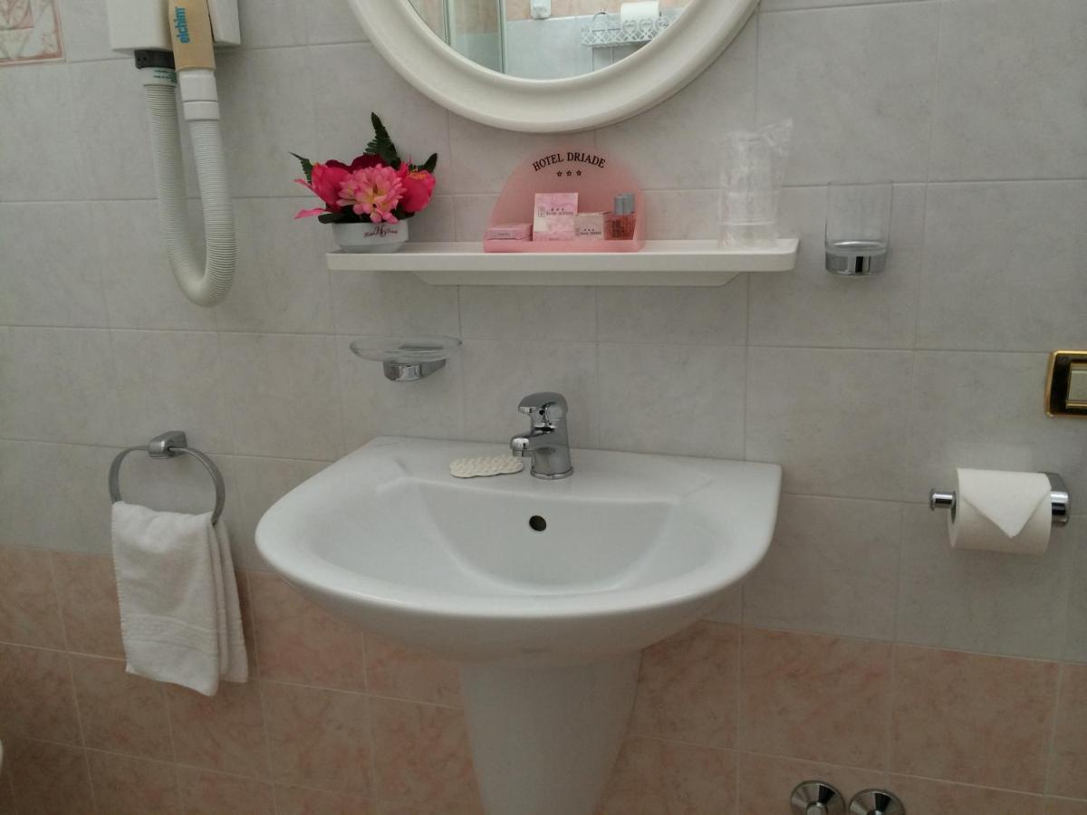 Hotel Driade Sul Mare Римини Экстерьер фото