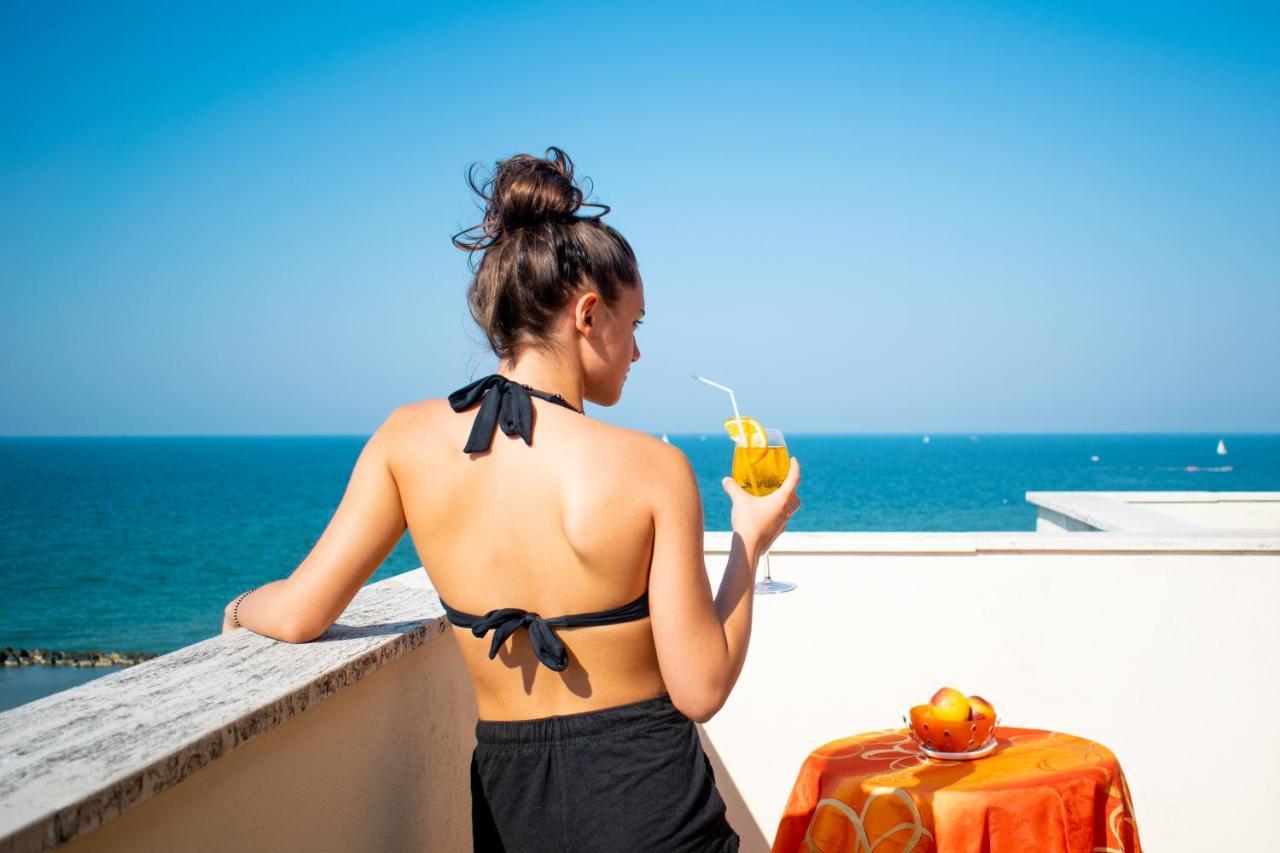Hotel Driade Sul Mare Римини Экстерьер фото