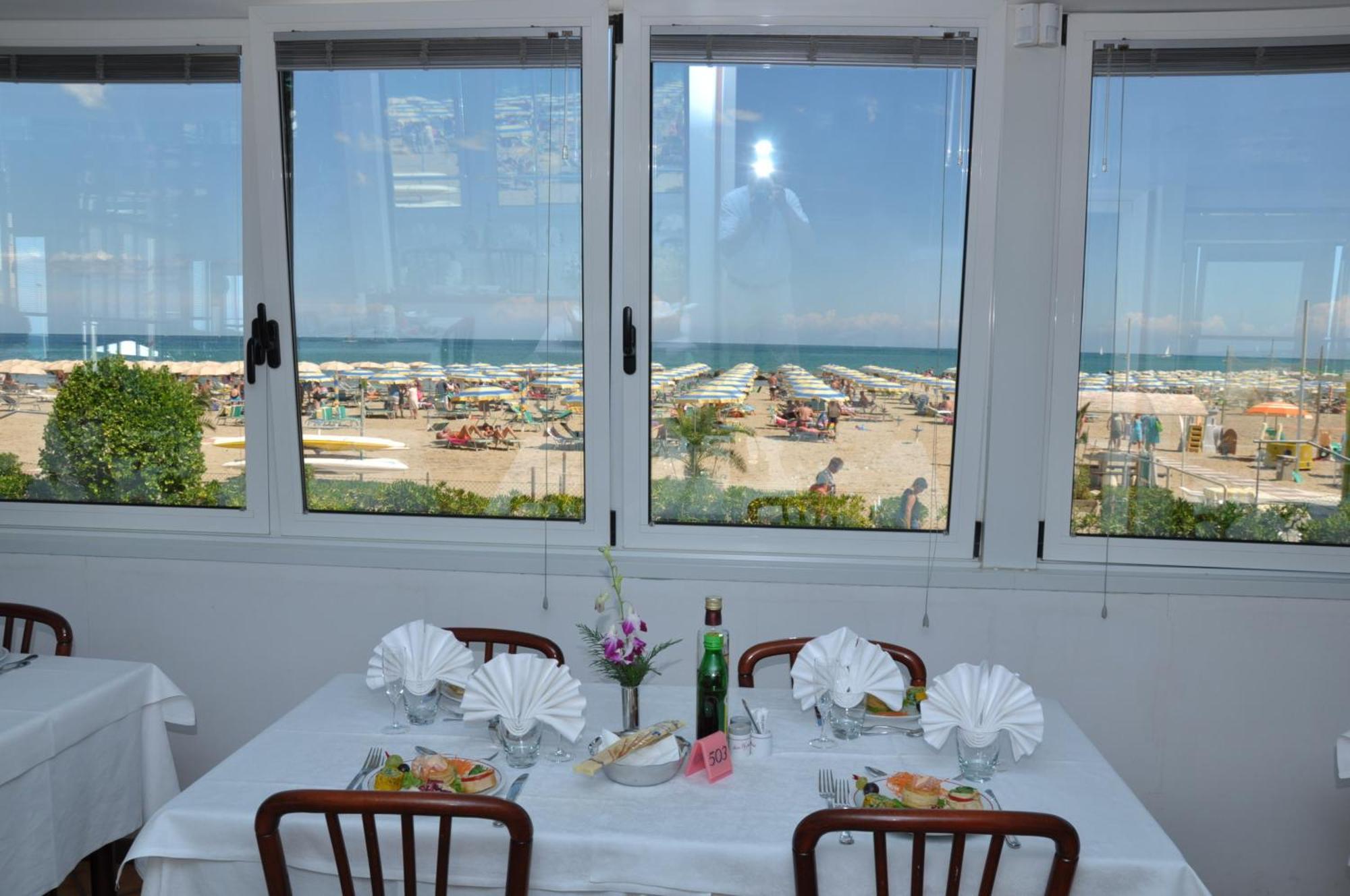 Hotel Driade Sul Mare Римини Экстерьер фото